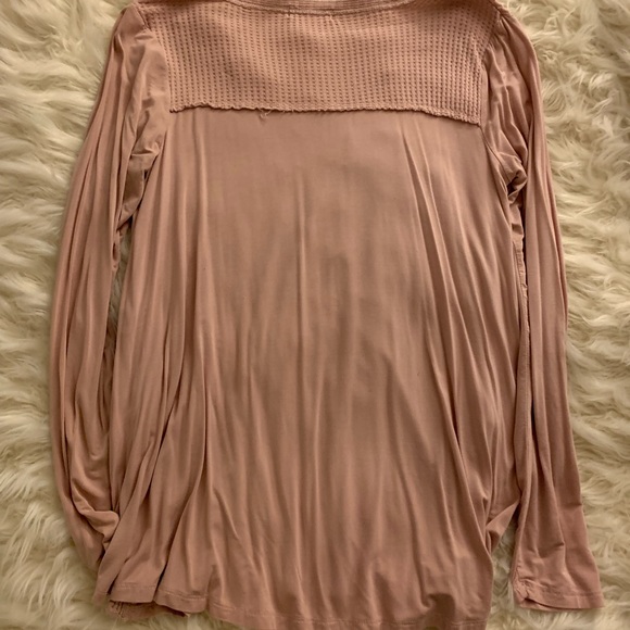 light pink long sleeve top - Picture 4 of 4